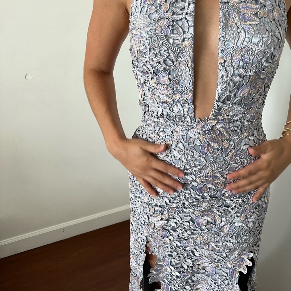Beautiful long dress perfect for weddings - Picture 5 of 6